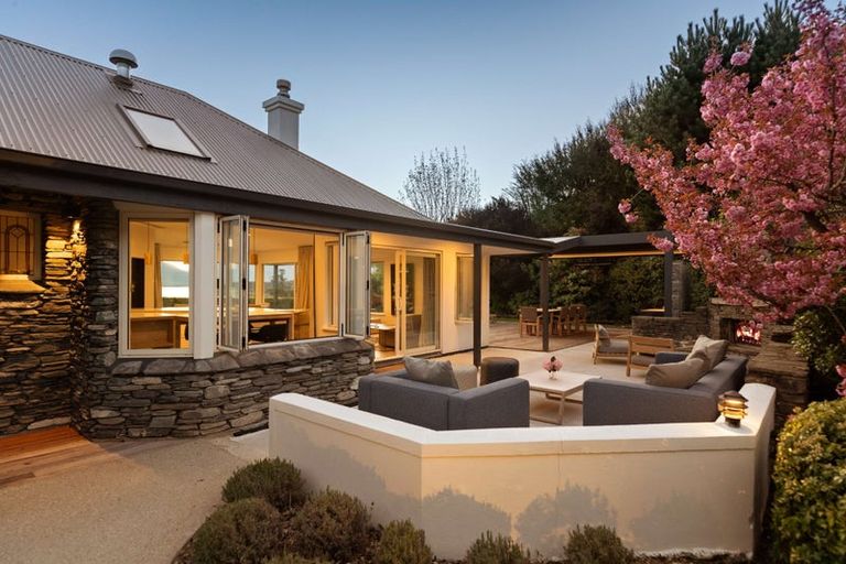 Photo of property in 28 Baywaters Lane, Closeburn, Queenstown, 9371