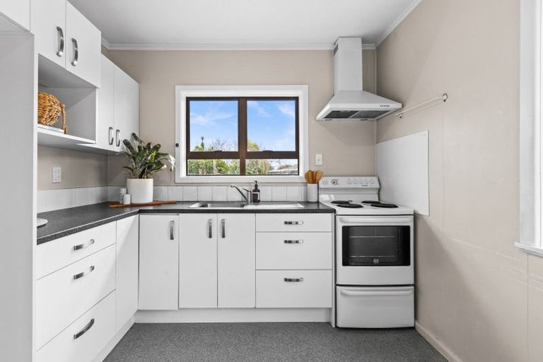 Photo of property in 10 Richmond Street, Maraenui, Napier, 4110