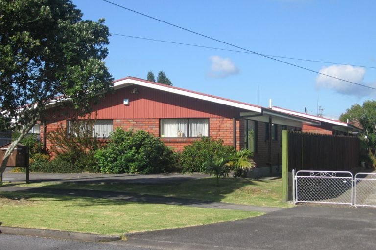 Photo of property in 4 Reid Road, New Lynn, Auckland, 0600