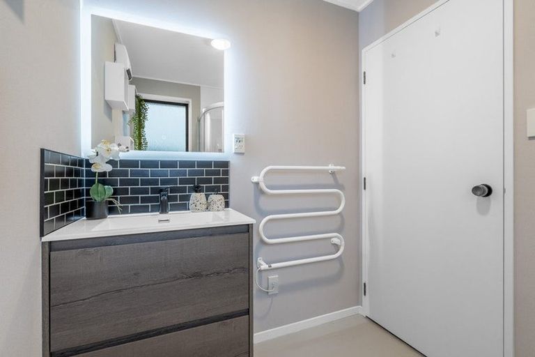 Photo of property in 5 Raeburn Place, Gore, 9710