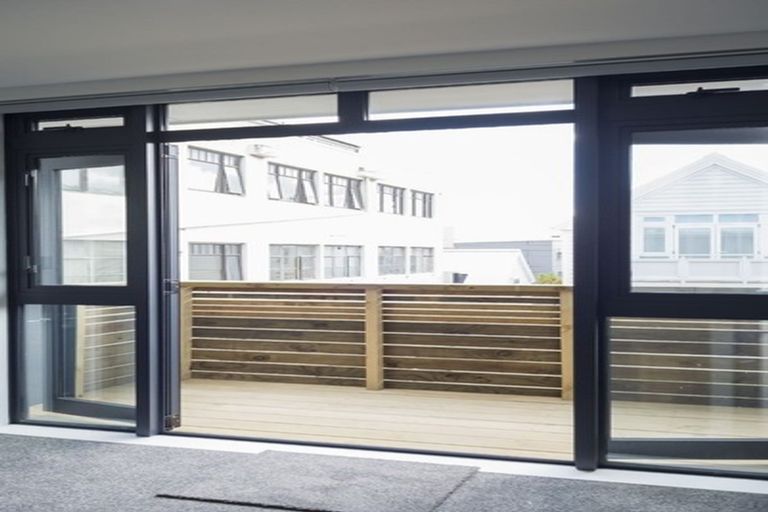 Photo of property in Pirie Street Townhouses, 35u9 Pirie Street, Mount Victoria, Wellington, 6011