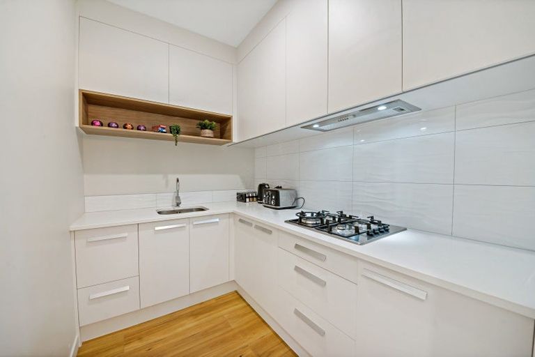 Photo of property in 18 Laurelwood Avenue, Pukekohe, 2120