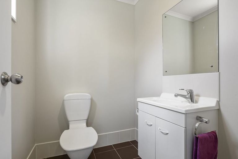 Photo of property in 16 Secoia Crescent, Mangere, Auckland, 2022