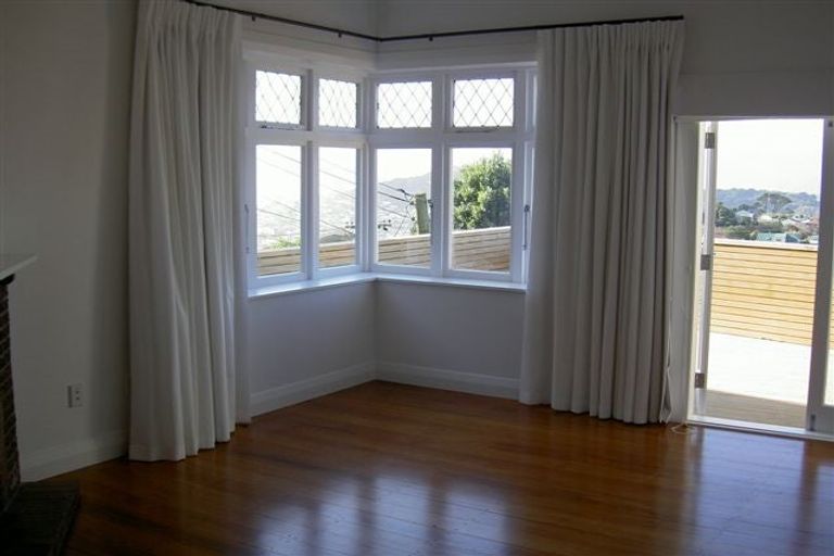 Photo of property in 20 Sugarloaf Road, Brooklyn, Wellington, 6021