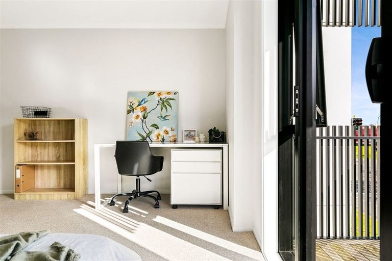 Photo of property in 99 Hobsonville Point Road, Hobsonville, Auckland, 0616