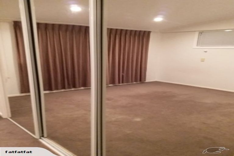 Photo of property in 10 Raleigh Road, Northcote, Auckland, 0627