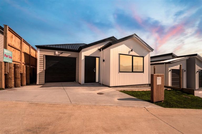 Photo of property in 46 Whakairo Crescent, Gulf Harbour, Whangaparaoa, 0930