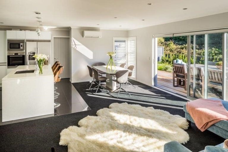 Photo of property in 202 Westchester Drive, Churton Park, Wellington, 6037