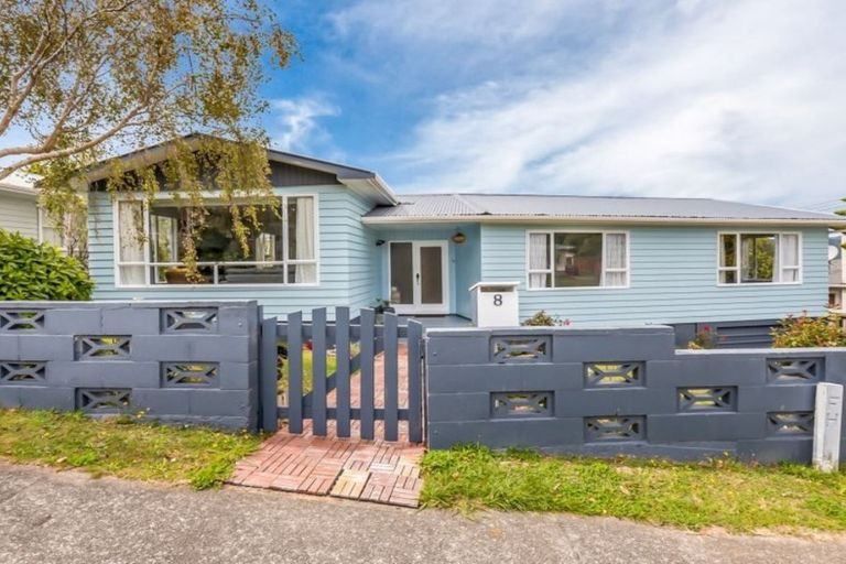 Photo of property in 8 Cedar Street, Maungaraki, Lower Hutt, 5010