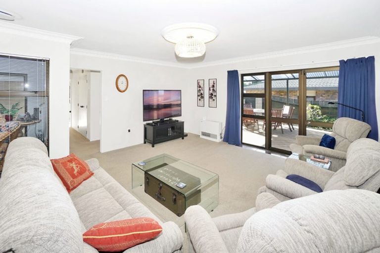 Photo of property in 8 Randell Place, Te Puke, 3119