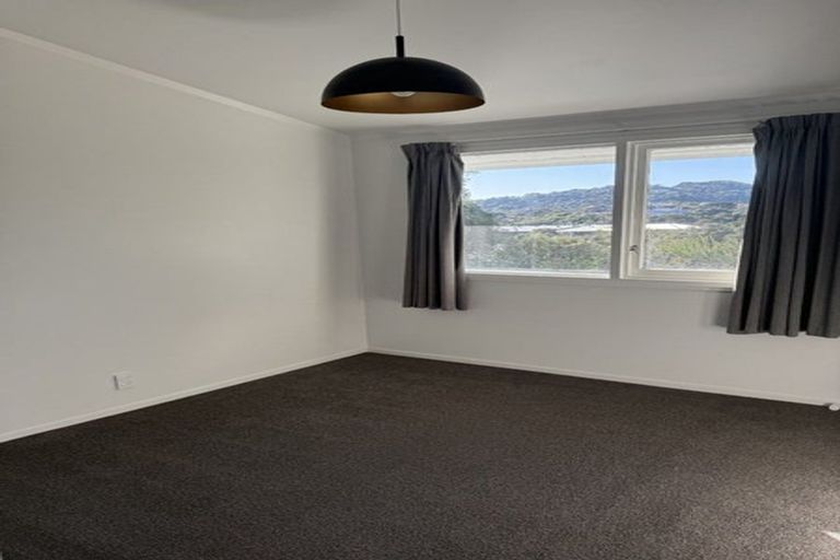 Photo of property in 12 Chartwell Drive, Crofton Downs, Wellington, 6035