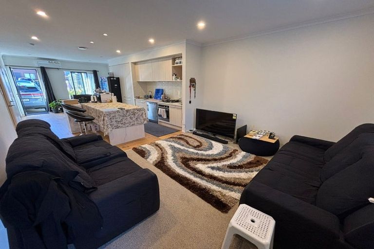 Photo of property in 24 Mahalo Avenue, Wiri, Auckland, 2104