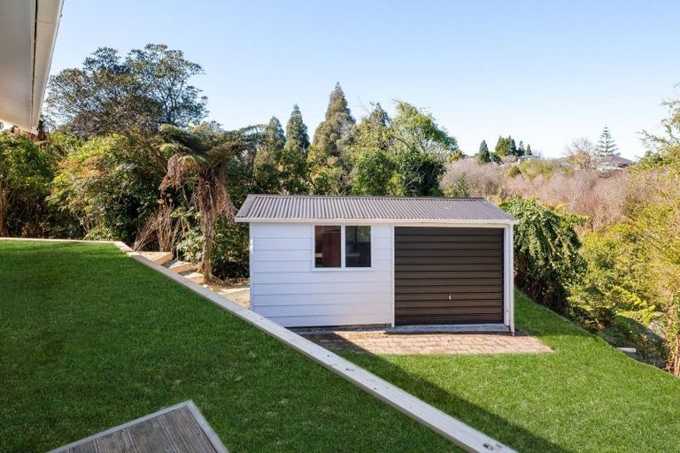 Photo of property in 14 Totara Drive, St Andrews, Hamilton, 3200