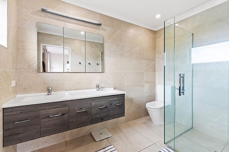 Photo of property in 36a Station Street, Hobsonville, Auckland, 0616