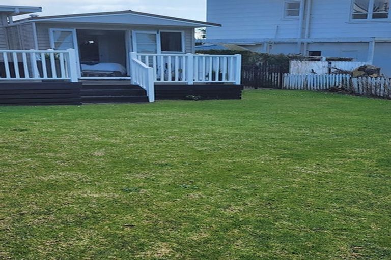 Photo of property in 2 Roretana Drive, Athenree, Katikati, 3177