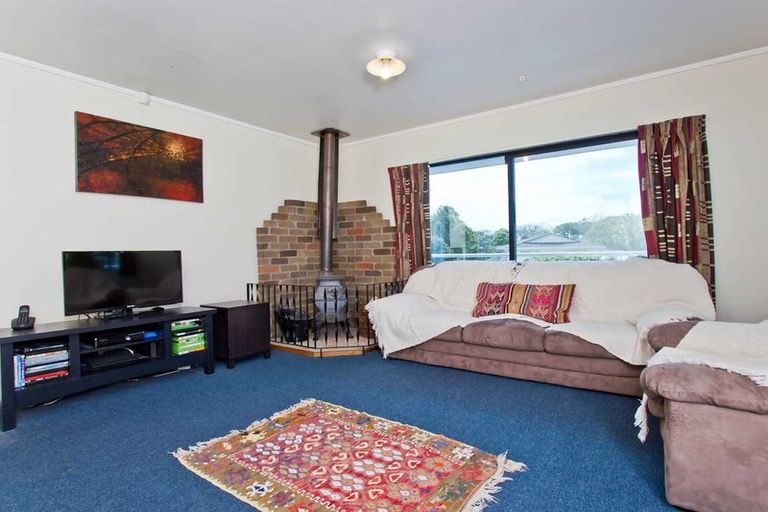 Photo of property in 59 Reynella Drive, Massey, Auckland, 0614