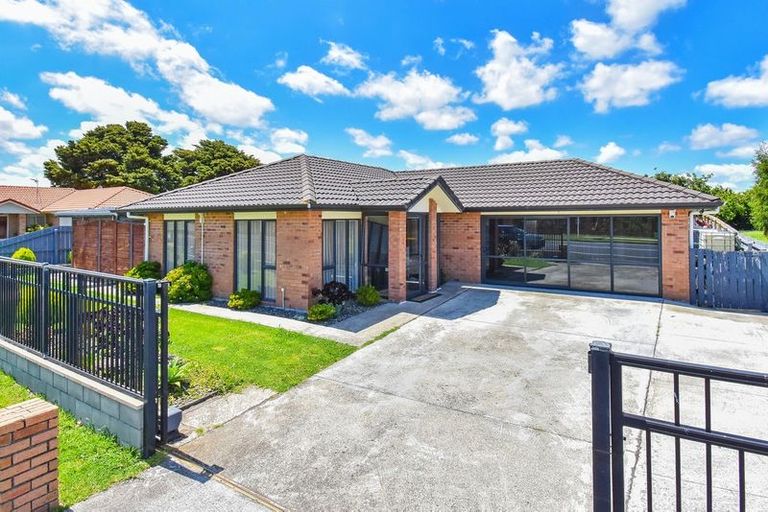 Photo of property in 96 Palmers Road, Clendon Park, Auckland, 2103