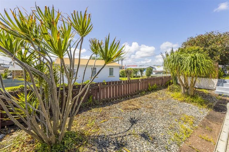 Photo of property in 1/11 Queen Street, Papakura, 2110