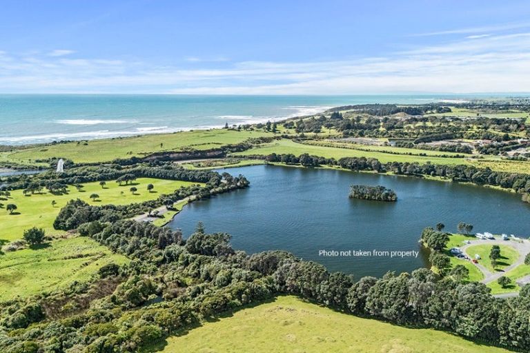 Photo of property in 9 Chatswood Grove, Fitzroy, New Plymouth, 4312