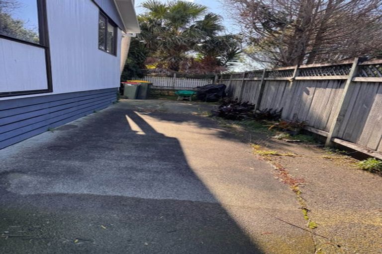 Photo of property in 2/141 Carnoustie Drive, Wattle Downs, Auckland, 2103