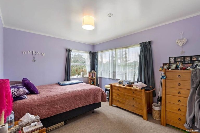 Photo of property in 25 Meilland Place, Glen Eden, Auckland, 0602