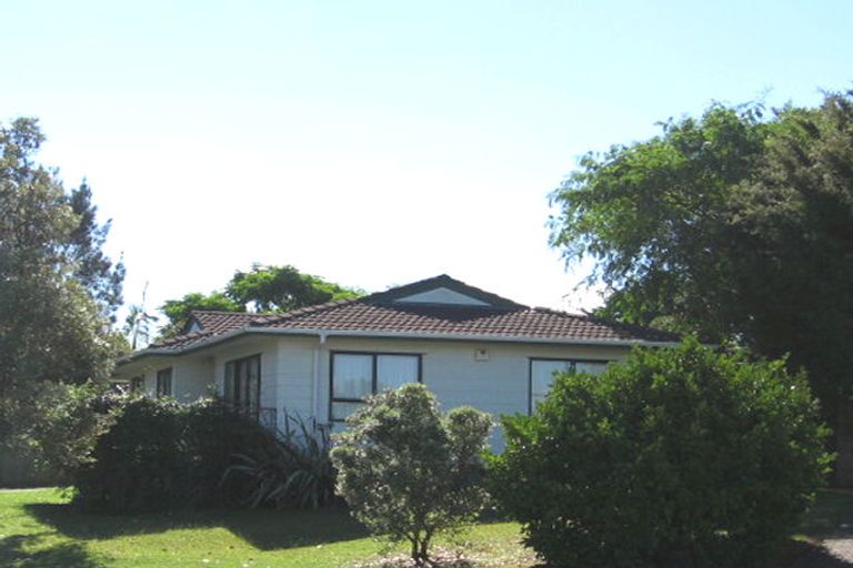 Photo of property in 21 Crosby Road, West Harbour, Auckland, 0618