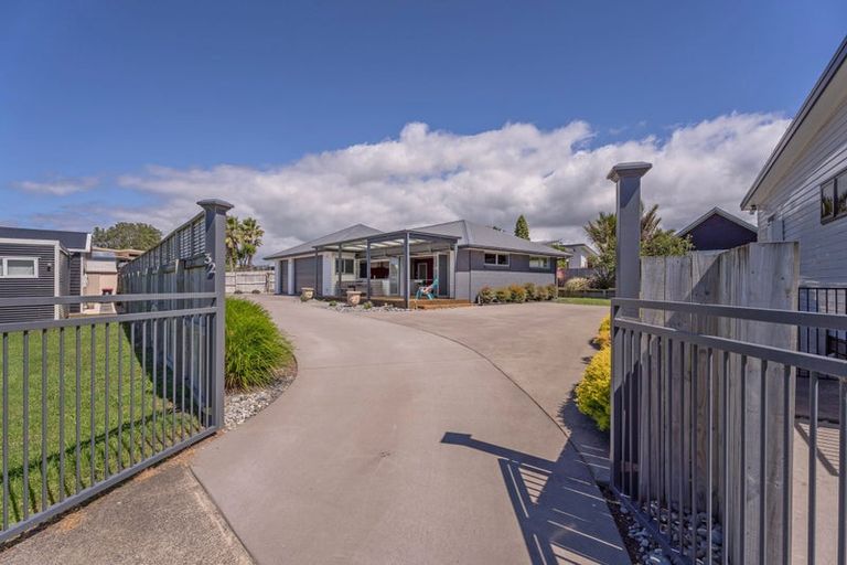 Photo of property in 32 Tairua Palms Place, Tairua, 3508