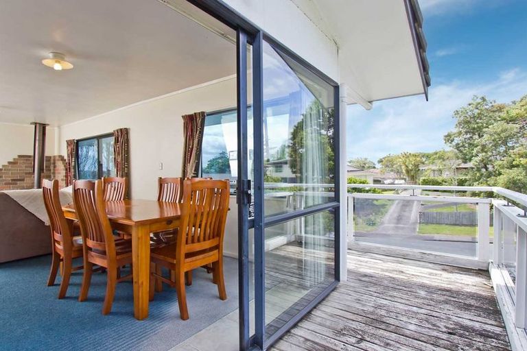 Photo of property in 59 Reynella Drive, Massey, Auckland, 0614