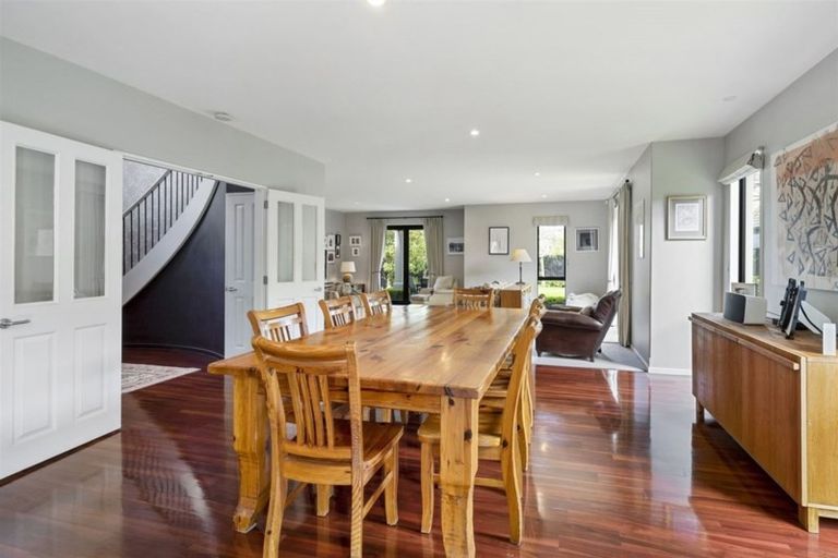 Photo of property in 2 Hogarth Lane, Burnside, Christchurch, 8053