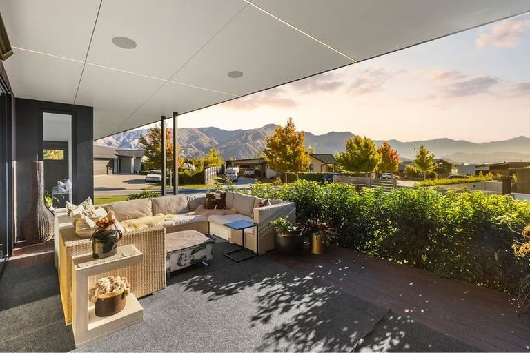 Photo of property in 7 Diamond Lane, Wanaka, 9305