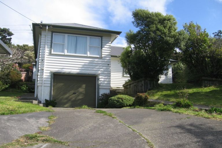 Photo of property in 1 Broderick Crescent, Johnsonville, Wellington, 6037