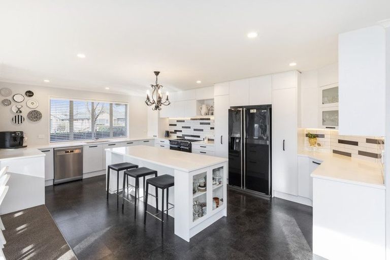 Photo of property in 53 Glasnevin Drive, Casebrook, Christchurch, 8051