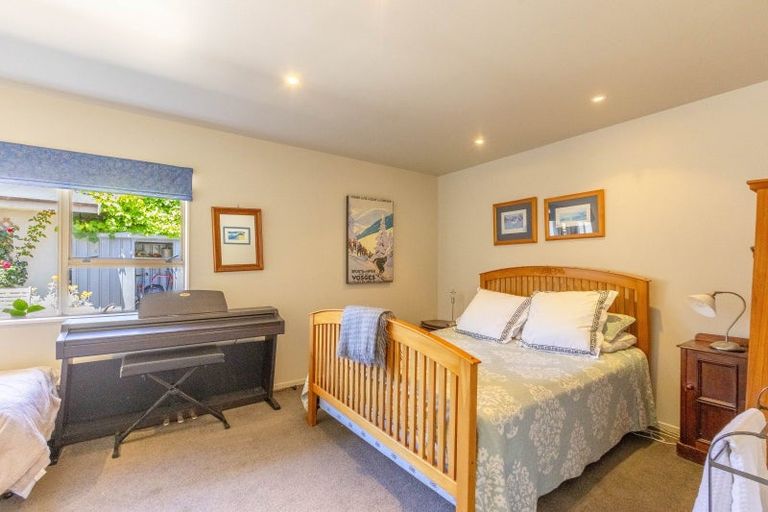 Photo of property in 15 Maharakeke Road, Waipukurau, 4281