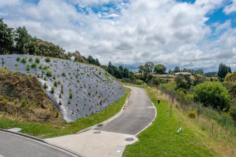 Photo of property in 88 Oak Road, Poraiti, Napier, 4112