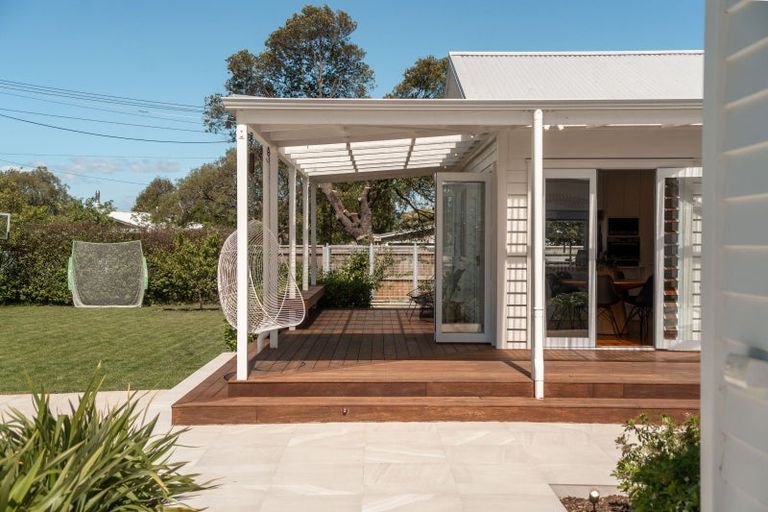 Photo of property in 23 Jellicoe Street, Greytown, 5712