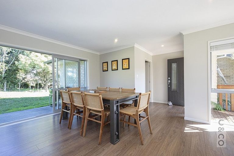 Photo of property in 23 Crabb Fields Lane, Riverhead, 0820