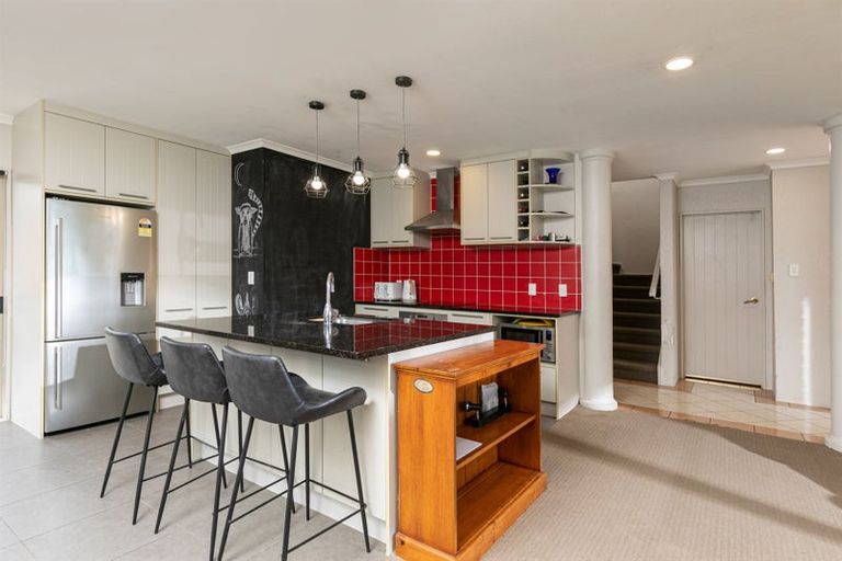 Photo of property in 33 Gala Place, Henderson, Auckland, 0612