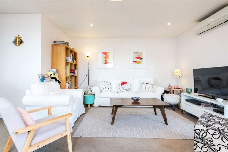 Photo of property in 88 Roberts Road, Te Atatu South, Auckland, 0610