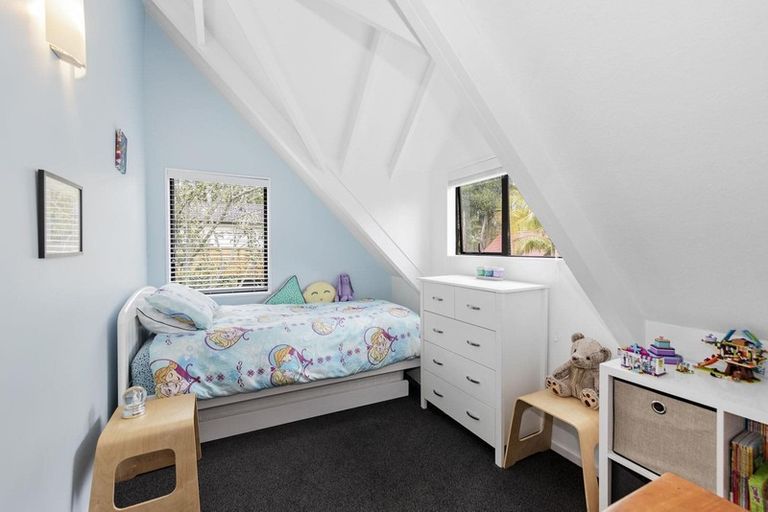 Photo of property in 117 Daffodil Street, Titirangi, Auckland, 0604