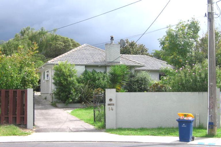Photo of property in 14 Kaweka Street, New Lynn, Auckland, 0600