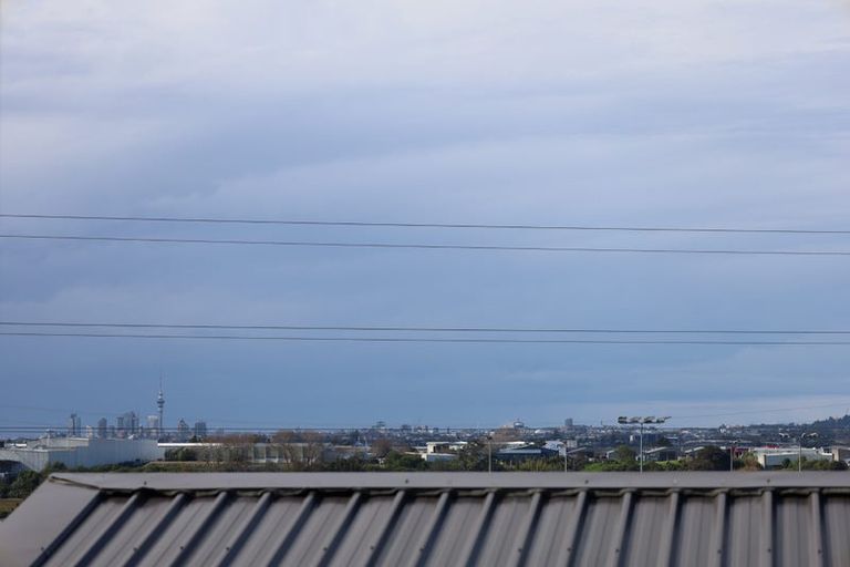 Photo of property in 60 Niu Lane, Te Atatu South, Auckland, 0610