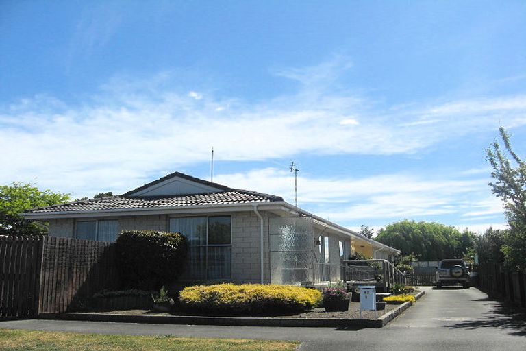 Photo of property in 2/62 Vivian Street, Burwood, Christchurch, 8083