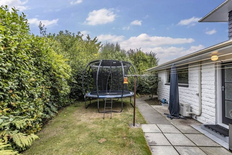 Photo of property in 1/6 Croziers Road, St Albans, Christchurch, 8052