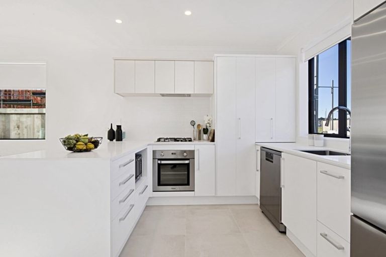 Photo of property in 10 Orford Lane, Takanini, 2112
