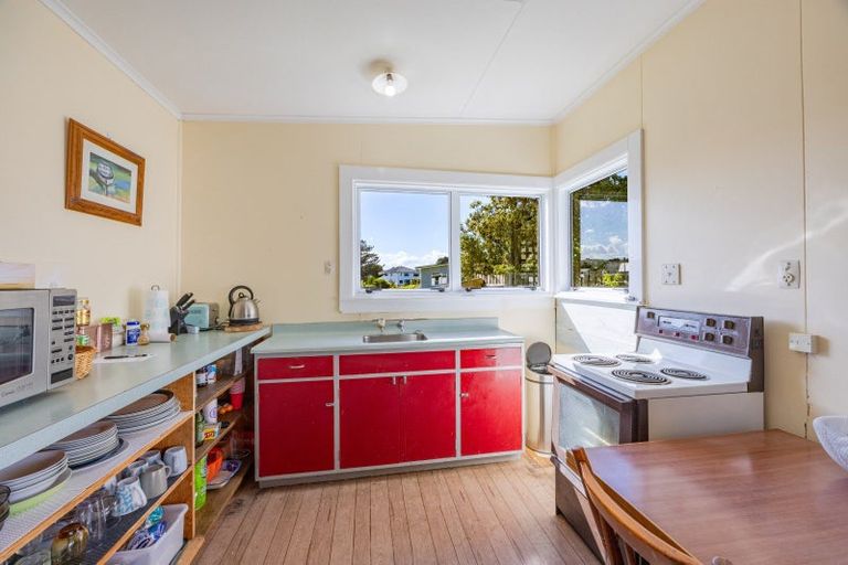 Photo of property in 9 Ohinemuhu Road, Porangahau, 4293