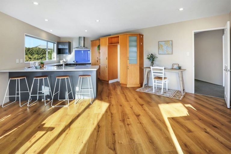 Photo of property in 2 Inlet Waters, Whitby, Porirua, 5024
