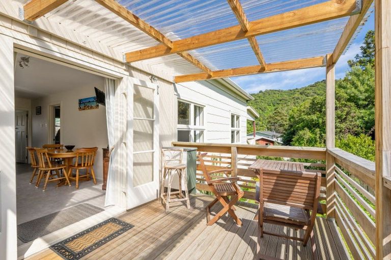 Photo of property in 95a Waikawa Road, Picton, 7220
