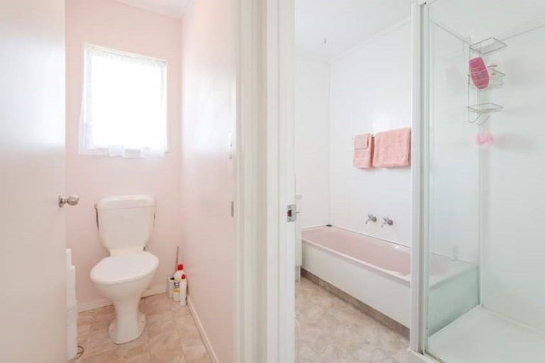 Photo of property in 22 Strid Road, Te Atatu South, Auckland, 0610