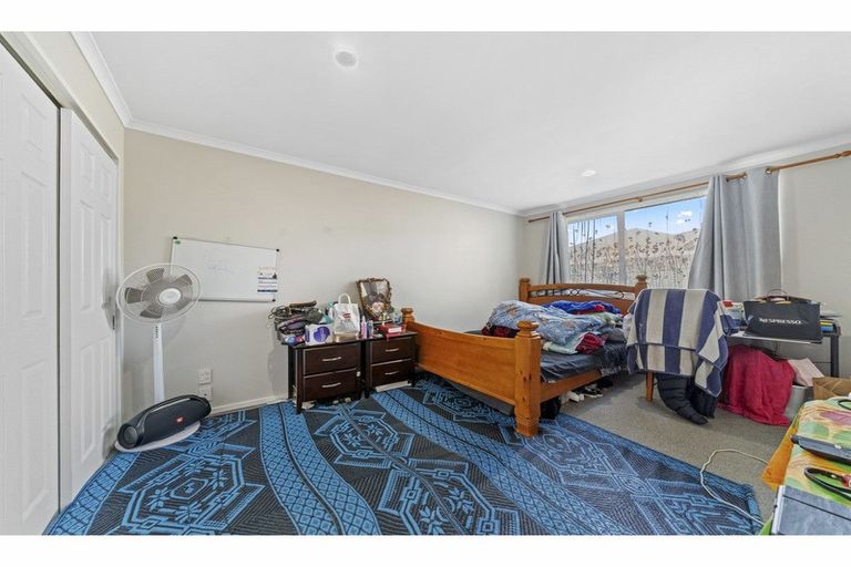 Photo of property in 26 Piriti Place, Weymouth, Auckland, 2103
