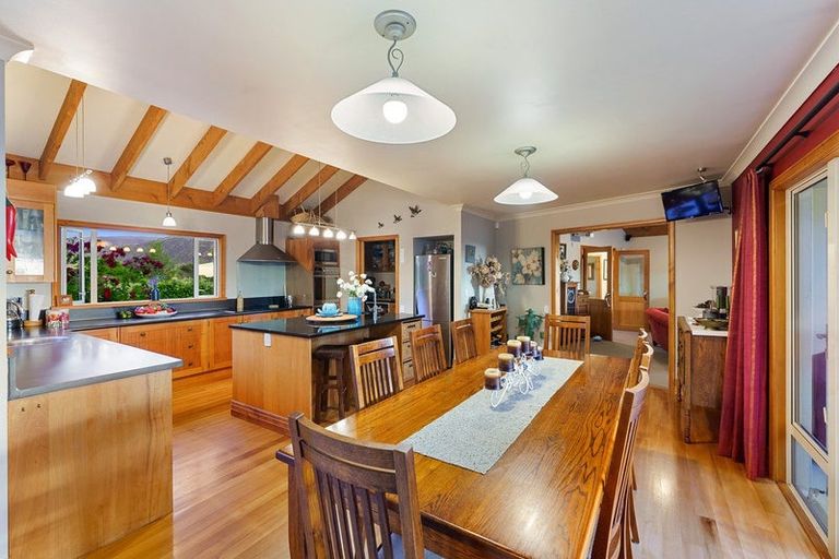Photo of property in 101 Forest Lakes Road, Otaki, 5583